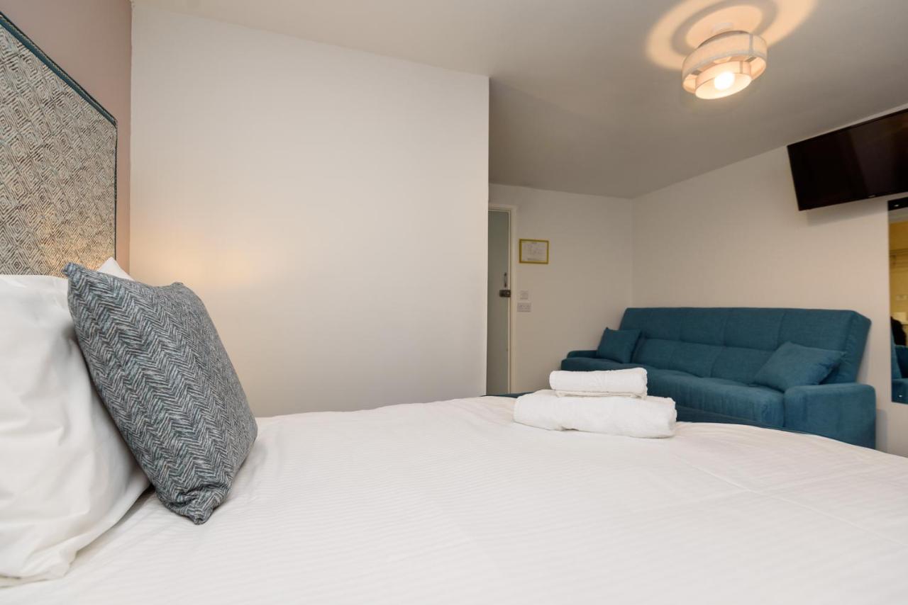Portbyhan Hotel Looe Bagian luar foto